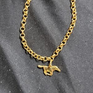 GOLD HORSE CHARM BRACELET W/ TOGGLE CLOSURE